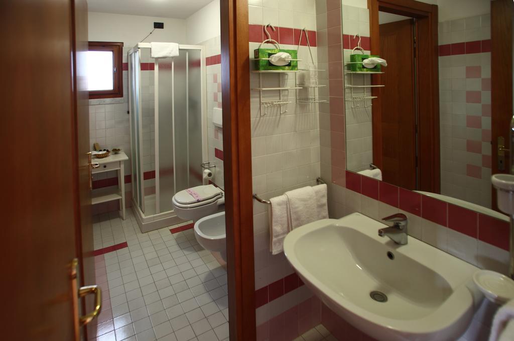 Residence Golf Club Ristorante Centanni Bagno A Ripoli Room photo